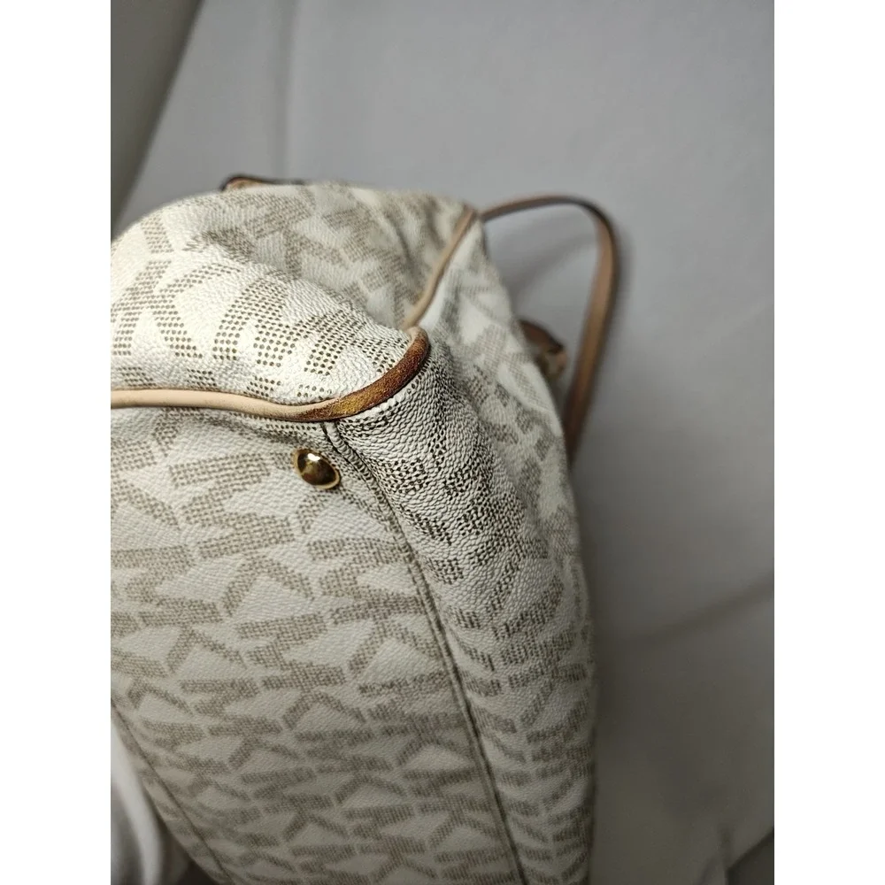 Michael Kors preowned as